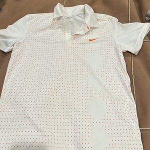 EUC mens dry for gold shirt. Nike